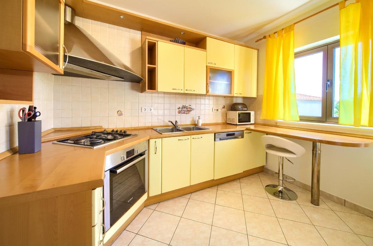 Apartment Lidija Krk Town Exterior photo