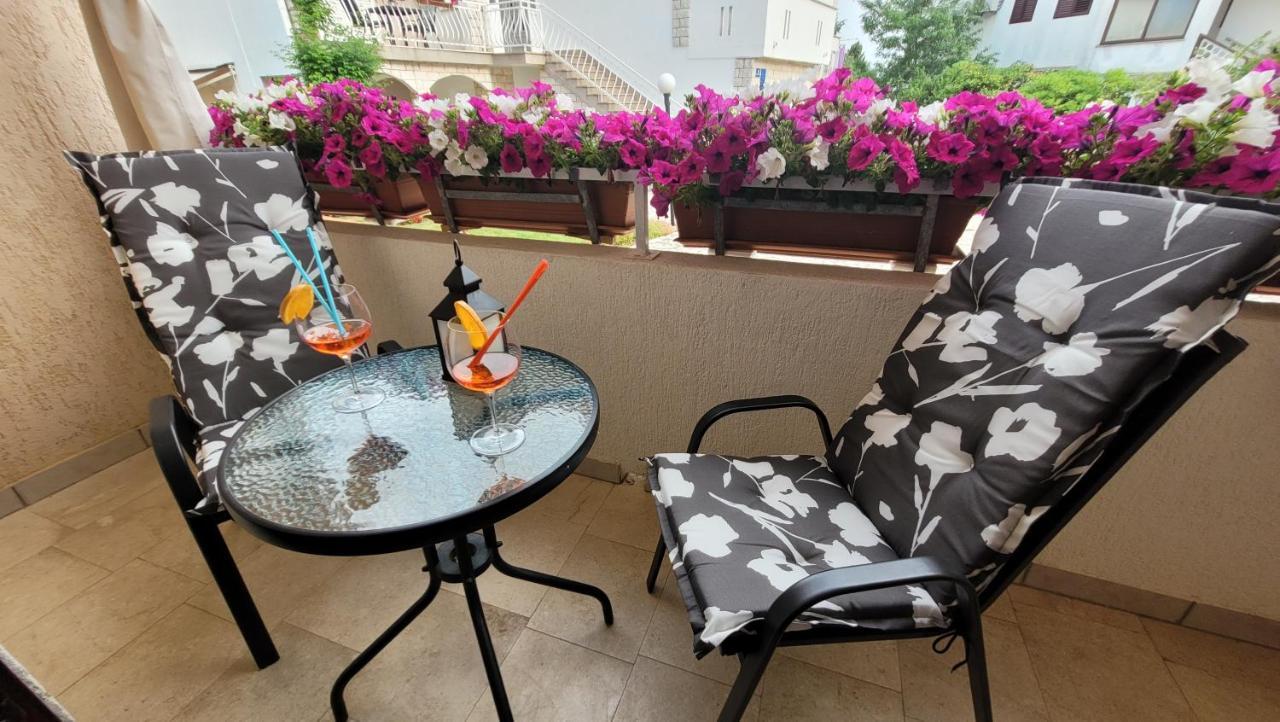 Apartment Lidija Krk Town Exterior photo